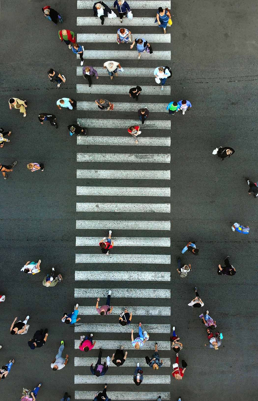 aerial-pedestrian-crowd-crossing-top-view